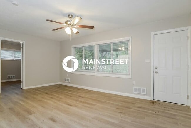 Photo - 4 Bedroom Pet-Friendly Home in Kansas City, MO with Main Street Renewal