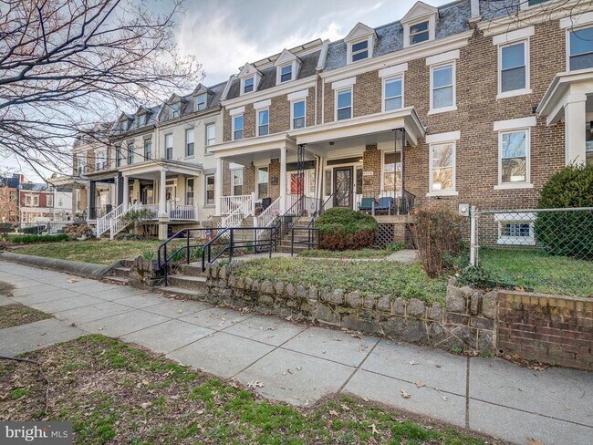 Photo - 4008 Illinois Ave NW