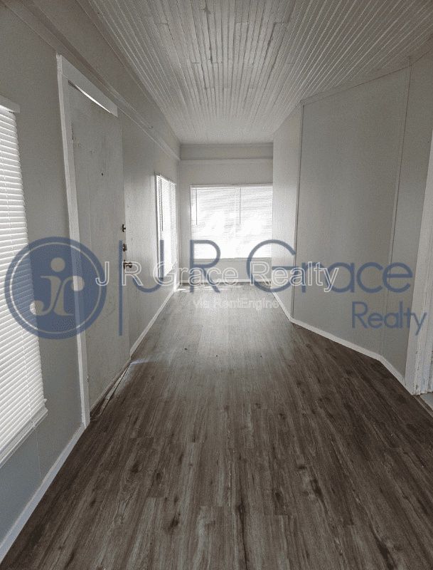 Photo - 410 W Trinity St