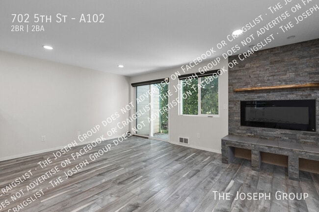 Photo - 702 5th St Unidad A102