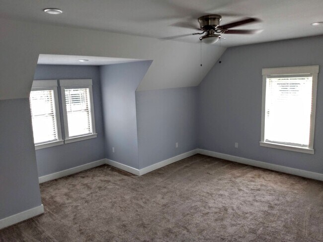 Large master bedroom 25 x 14