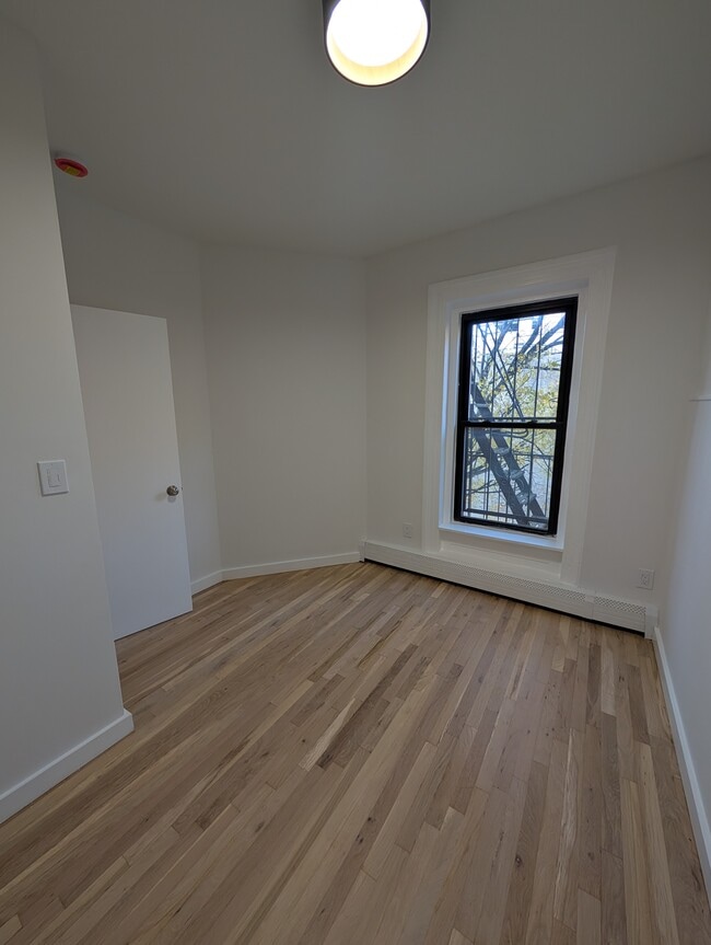 Photo - 161 Gates Ave Unit 3