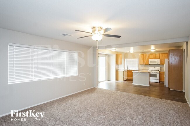 Photo - 985 Blue Lantern Dr