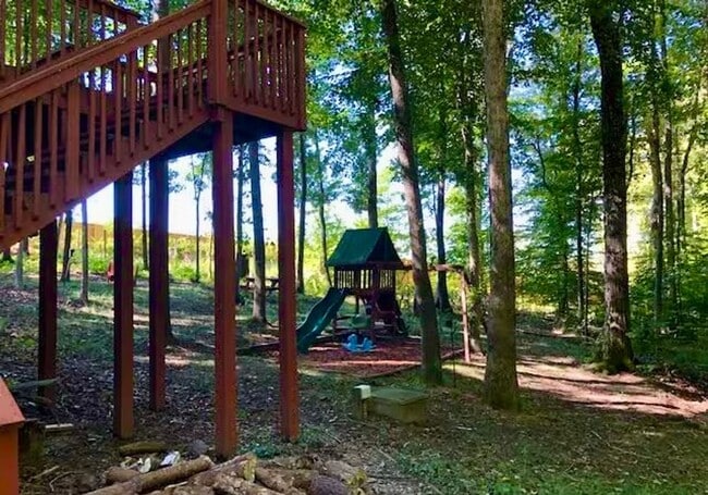 Photo - Spacious 3100 sq ft 3 bedroom 2 bath home on over 1.5 acres in Oak Ridge, NC