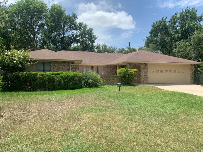 Cozy and Quaint 2 bedroom 2 bath with bonu... - Cozy and Quaint 2 bedroom 2 bath with bonu... Casa