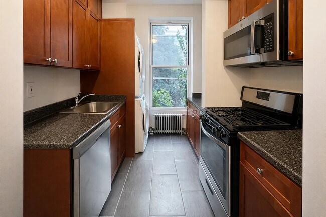 Photo - 5-16 47th Road Unidad 2F