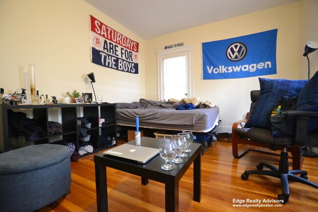 Photo - 40 Falkland St Unit 1