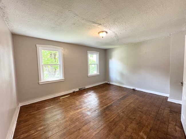 Photo - 2 Bedroom Semi-Detached Home