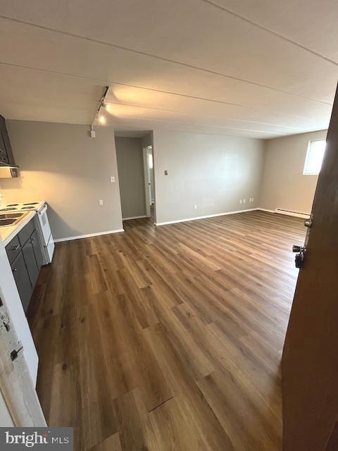 Building Photo - 403 N Newberry St Unit 304