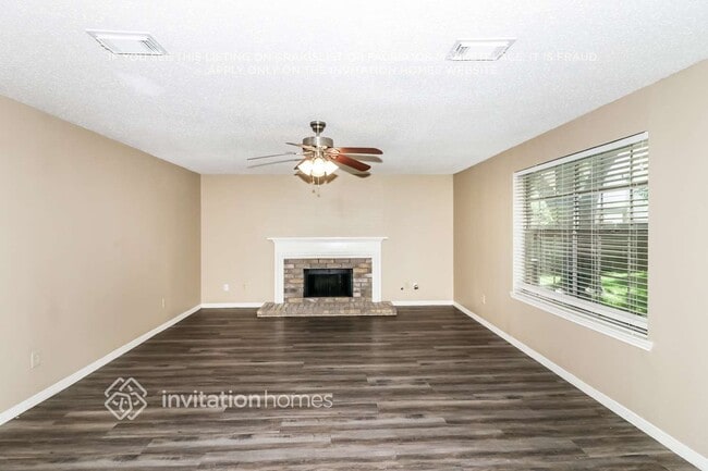 Photo - 16011 Sweetwater Creek Dr