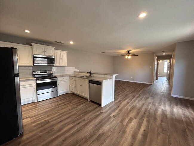 Photo - 804 N Englewood Ave