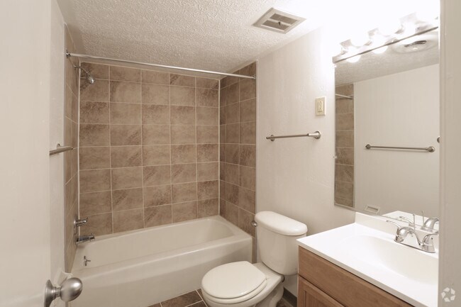 The Patton - Bathroom - Cedar Ridge Apartments
