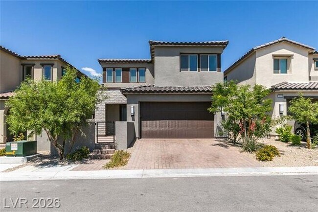 BEAUTIFUL 4 BEDROOM PROPERTY IN GATED COMMUNITY!