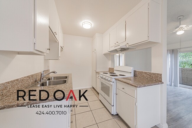 Photo - 13043 Vanowen St Unidad 3