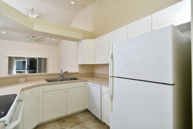 Photo - 2 Bed, 2Bath 2 Car Garage With many extras included