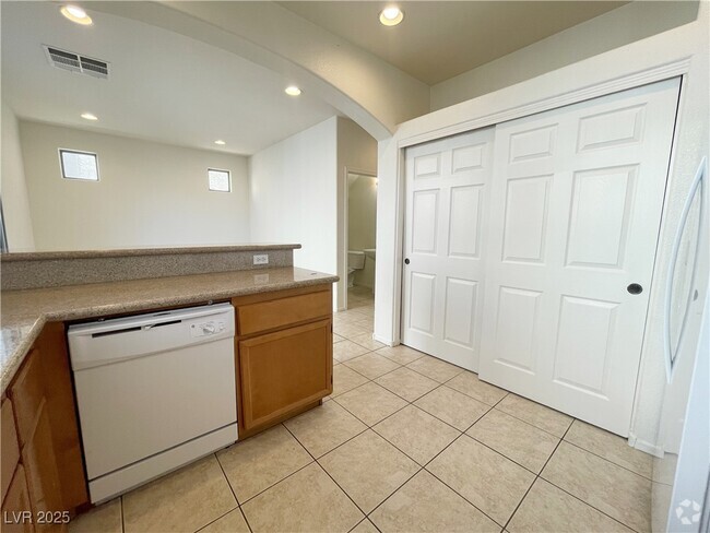 Building Photo - 1838 Versante Ave Rental