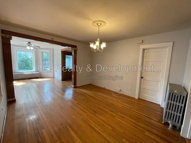 2329 N Sacramento Ave Unit 1