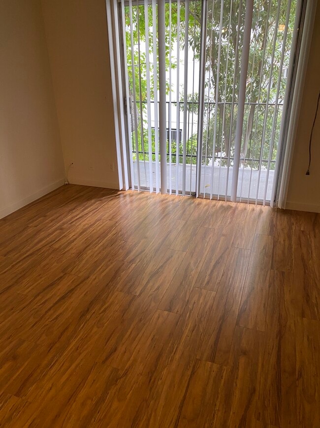 Photo - Diamond Head Apartments