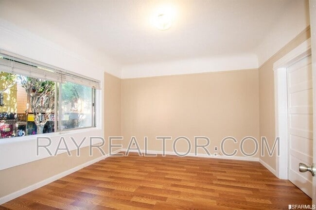 Photo - 3175 24th St