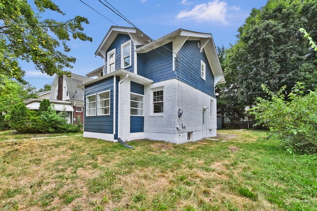 Photo - 1584 Hampton Rd