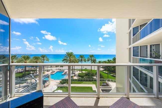 Building Photo - 19333 Collins Ave Unit 706