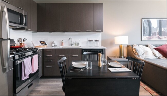 Photo - 155 W Erie St