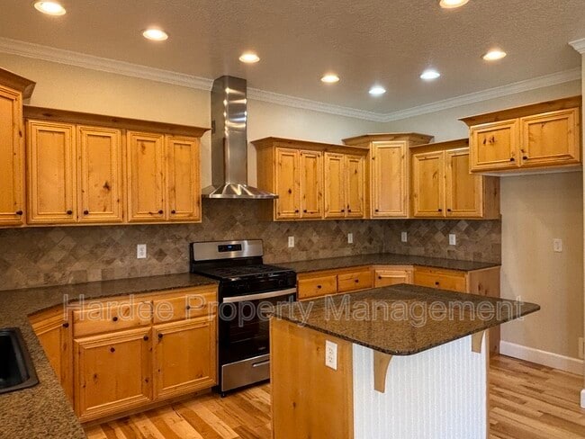 Photo - 573 E Halpin Dr