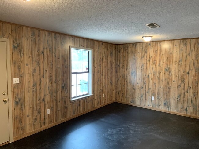 Photo - 614 N 13th Ave