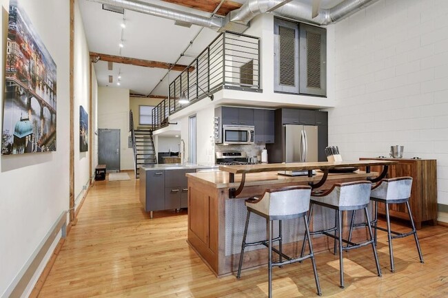 Photo - 801 N Washington Ave