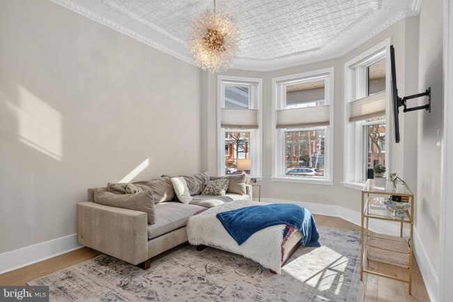 Photo - 32 Adams St NW