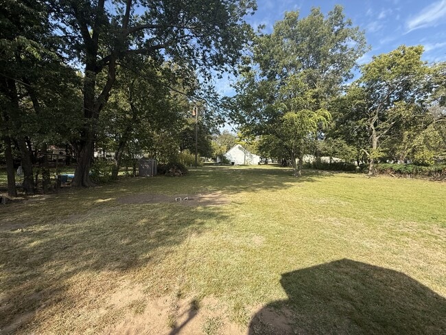 Photo - 408 W 7th St
