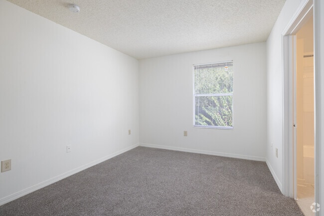 2BR, 2BA - 953SF - Primary Bedroom