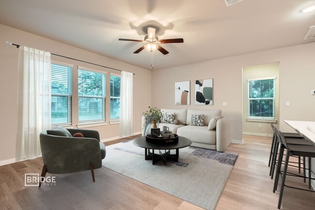 Photo - 371 Huisache St