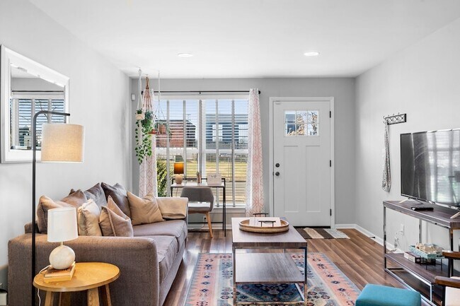 1122 2nd Ave S