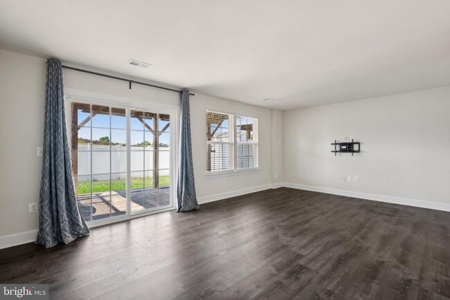 Building Photo - 13827 Litespeed Way