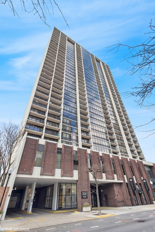 Building Photo - 1636 N Wells St Unit 1115