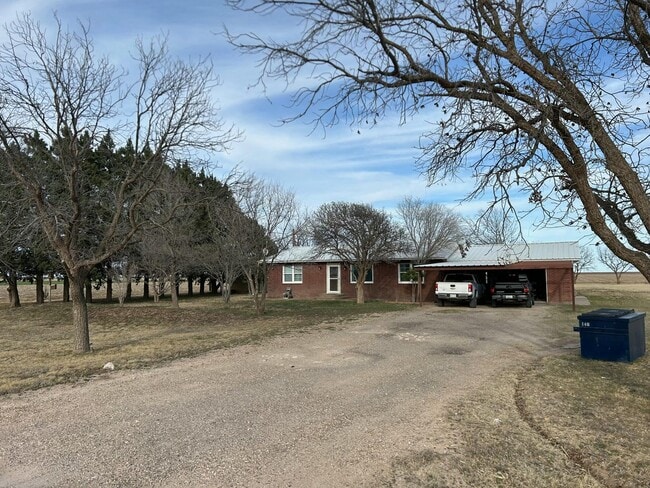 Photo - 3006 N County Rd 3500