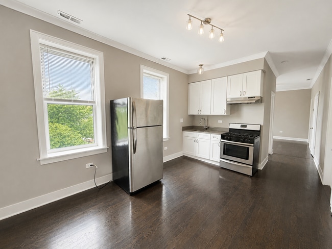 Photo - 5409 S Winchester Ave Unit 3R