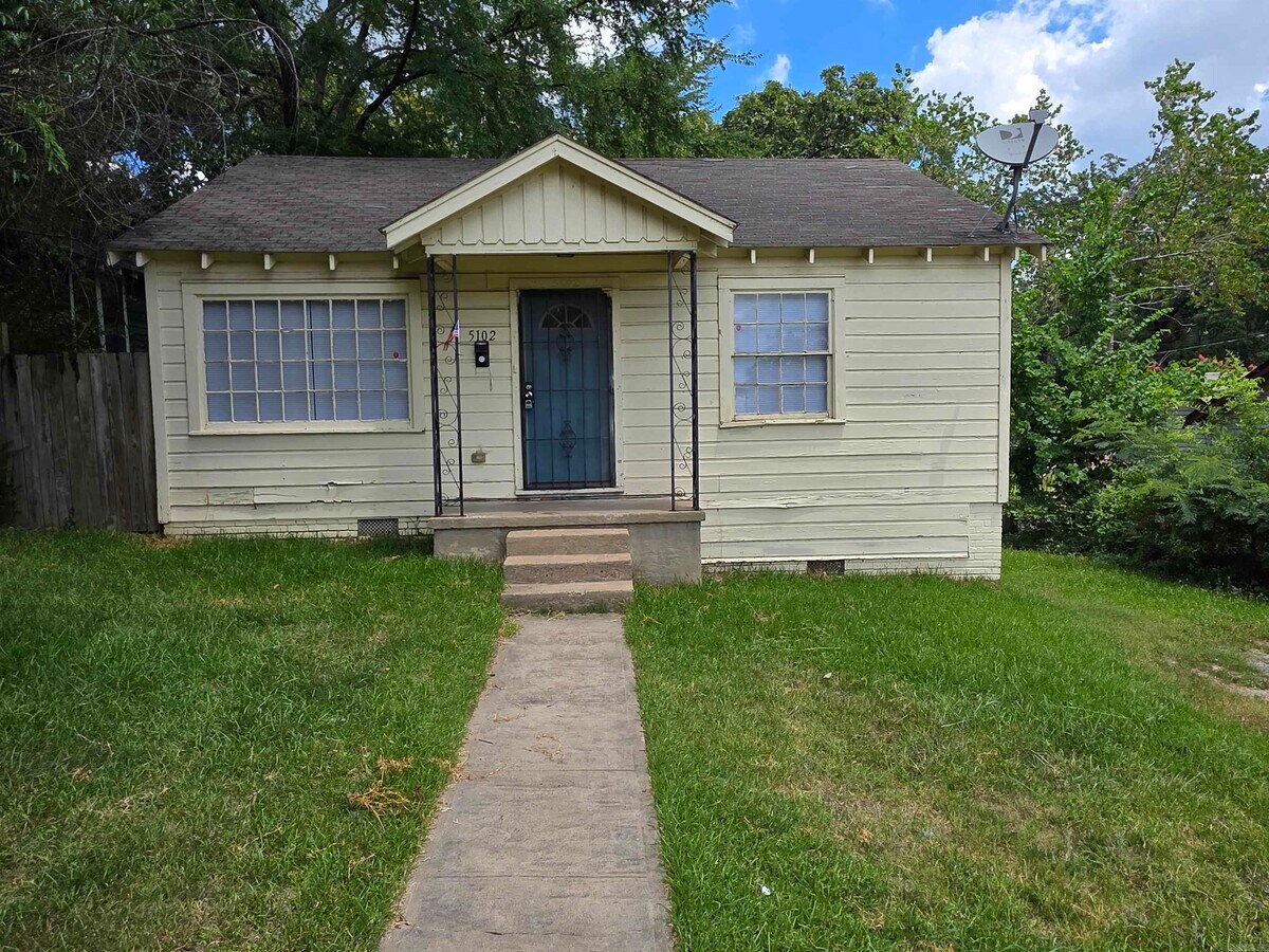 Photo - 5102 W 11th St House