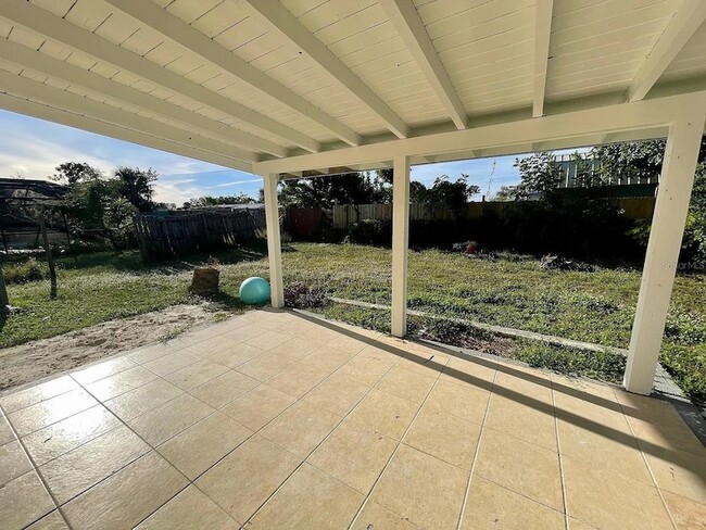 Photo - 22086 Beverly Ave