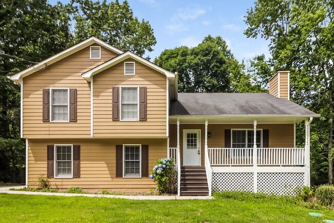 Building Photo - 2035 Castle Royale Dr