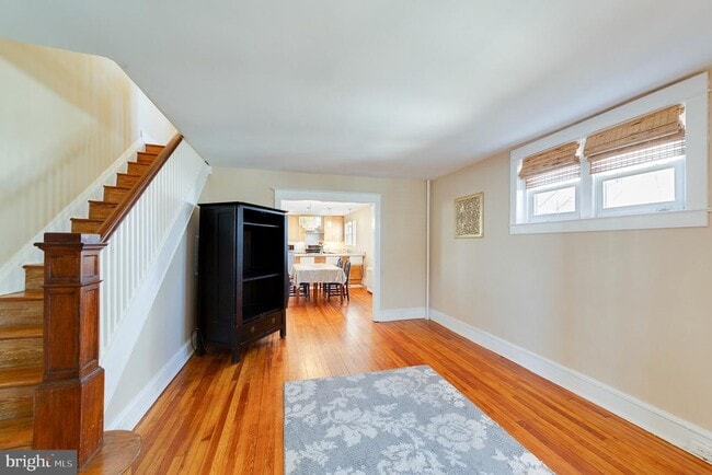 Photo - 207 W 11th Ave