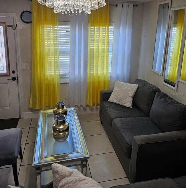 Photo - 553 Robin Hill Cir