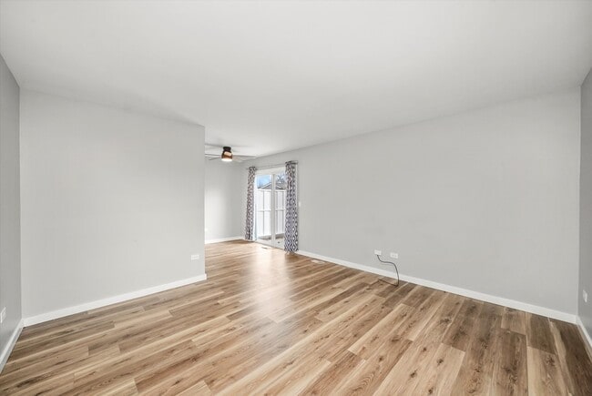 Photo - 1033 Glouchester Harbor