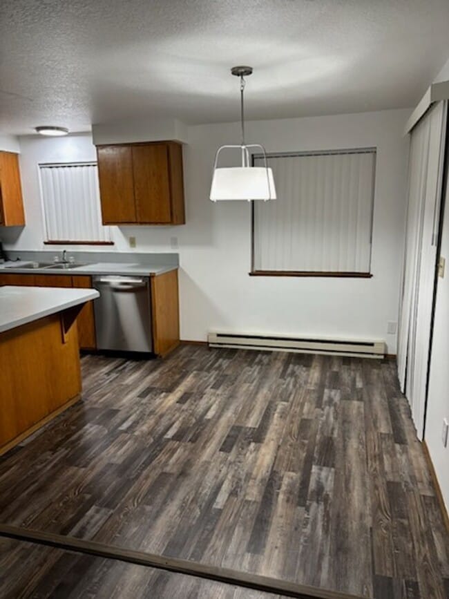 Photo - *Your New Home Awaits* 2 Bedroom / 1 Bath Duplex