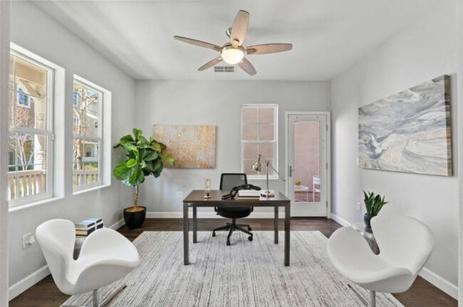Photo - 711 Cannery Pl House