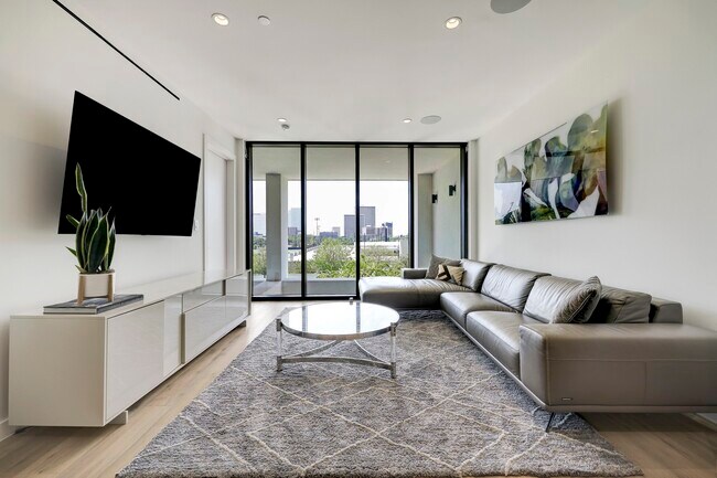 Photo - 3433 Westheimer Rd