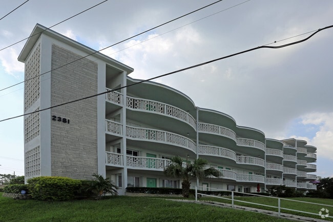 Photo - Lakeside Point Condominiums