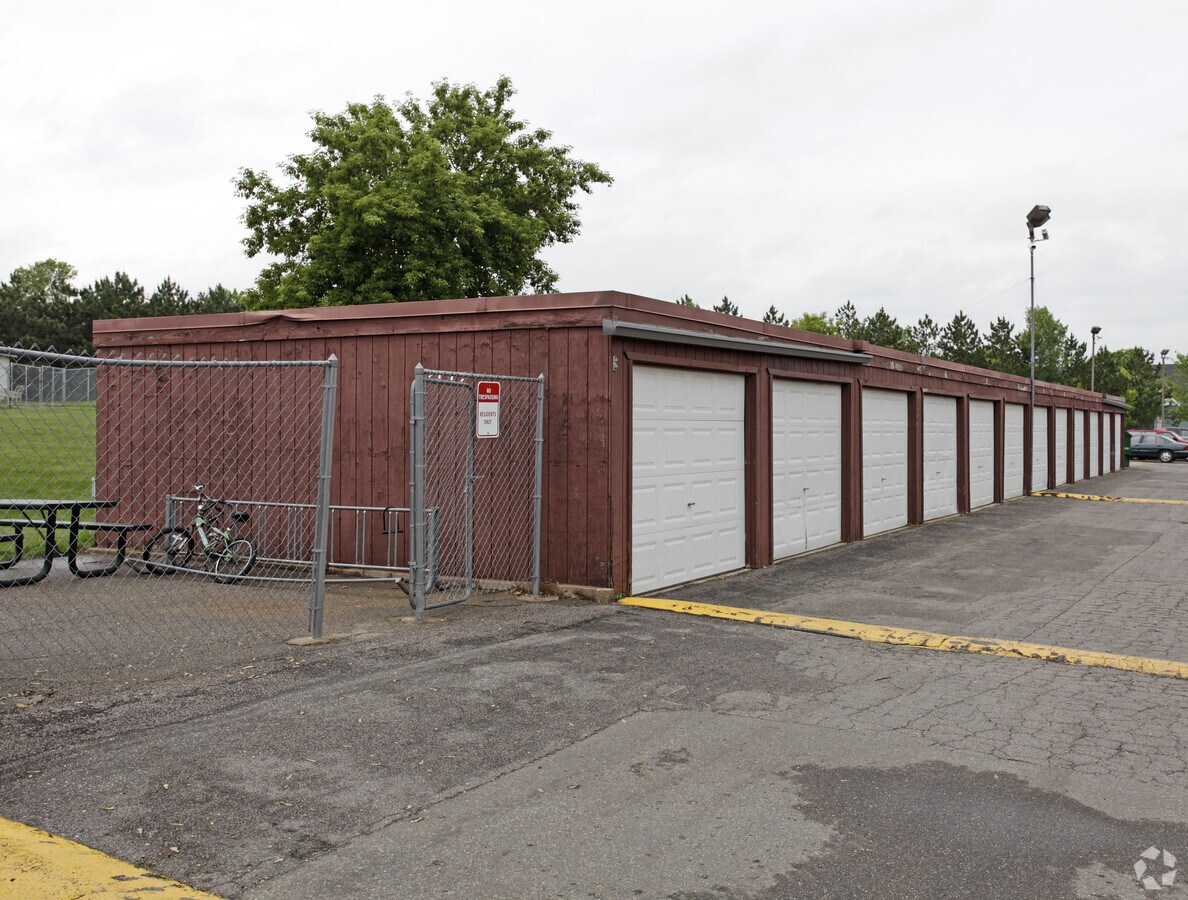 Photo - Riverbend Apartments