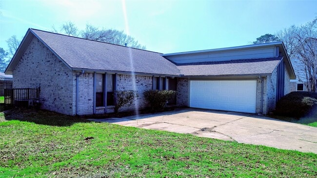 Building Photo - 10150 Valley Club Dr